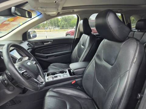 2020 Ford Edge Titanium