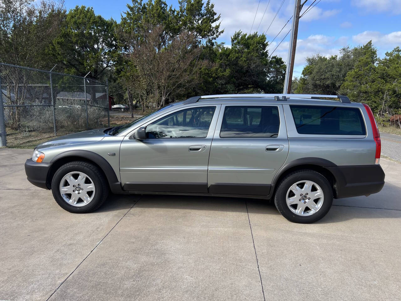 Used Car 2006 Volvo Xc70  Base Awd 4dr Wagon For Sale Under $10,000 In Austin, Texas