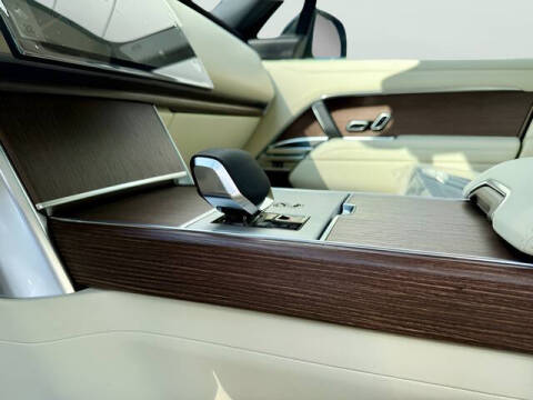 2025 Land Rover Range Rover P530 SE