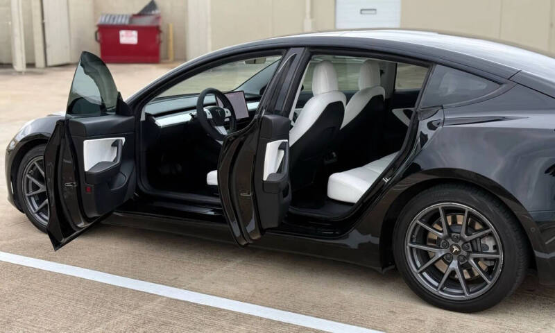 2021 Tesla Model 3 Standard Range Plus