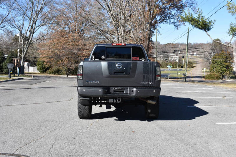 2012 Nissan Titan null photo 5