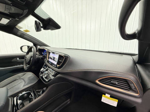 2027 Chrysler Pacifica Pinnacle