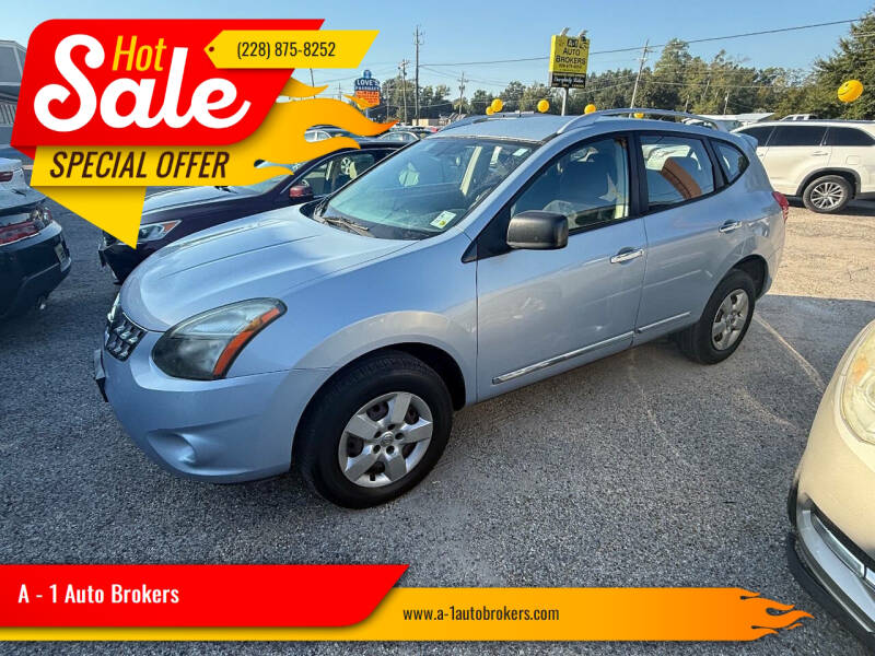 2015 Nissan Rogue Select S's photo