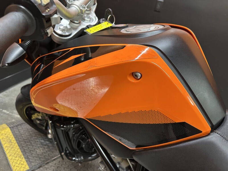 2017 KTM 690 Duke