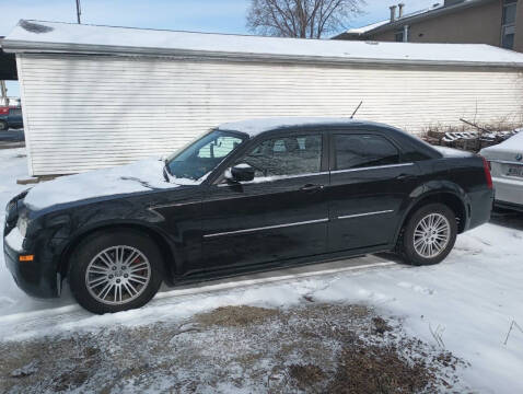 2008 Chrysler 300 for sale at Amigos Auto Sales Inc in Waukegan IL