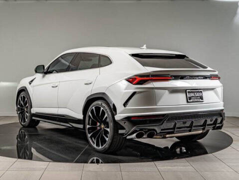 2022 Lamborghini Urus