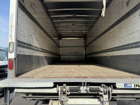 2017 Freightliner M2 106