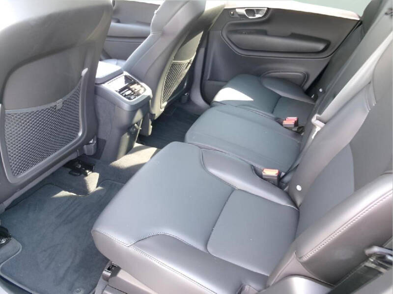 2025 Volvo XC90 B5 Core Bright Theme