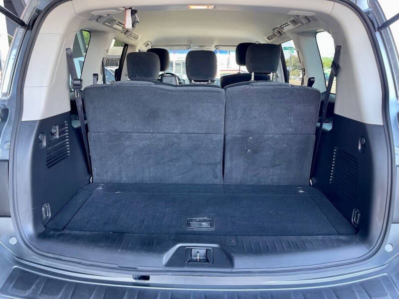 2017 Nissan Armada SV