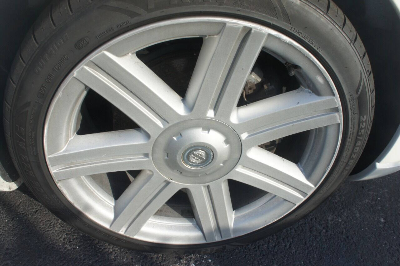 2005 Chrysler Crossfire 17