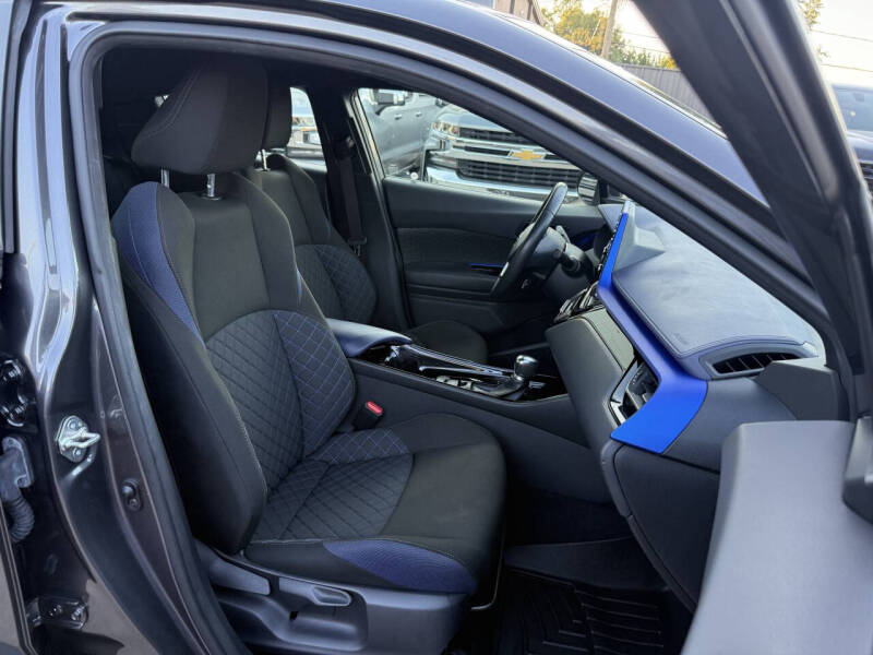 2021 Toyota C-HR XLE