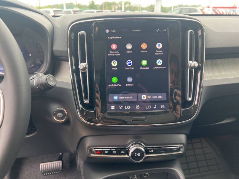 2026 Volvo XC40 B5 Plus