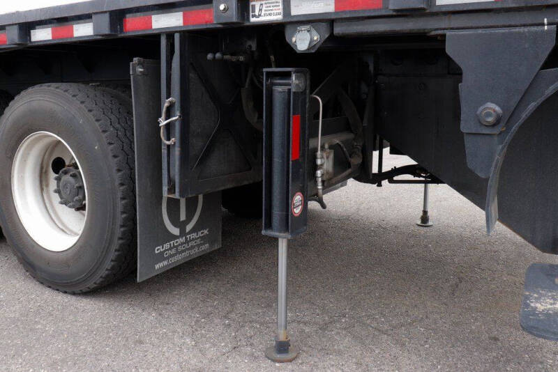 2020 Peterbilt 348