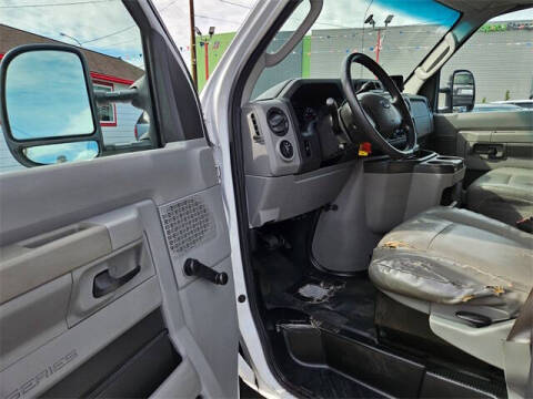 2011 Ford E-Series E-350 SD