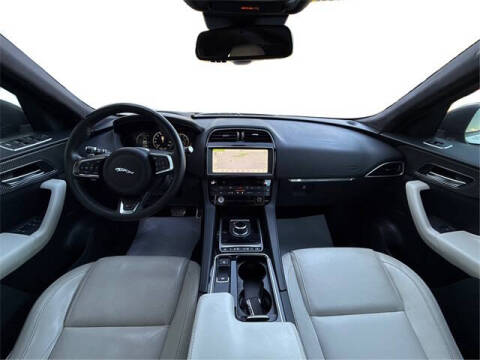 2017 Jaguar F-PACE S First Edition