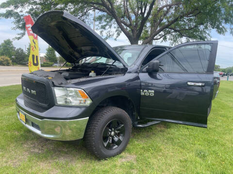 2016 RAM 1500 SLT