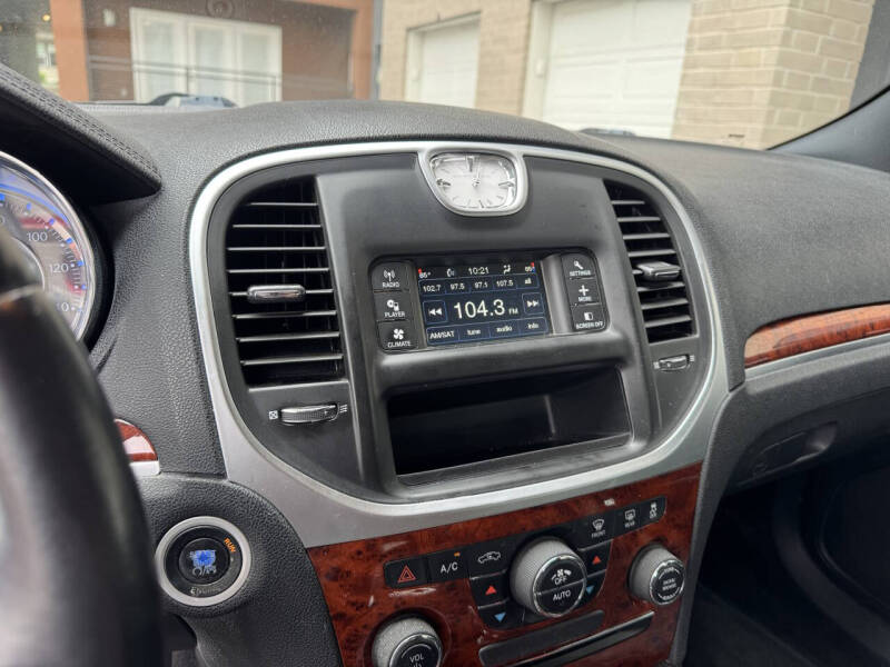 2012 Chrysler 300 Limited