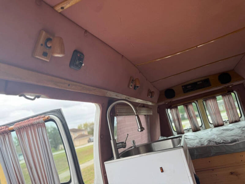 1992 Dodge Ram Van B250 Maxi