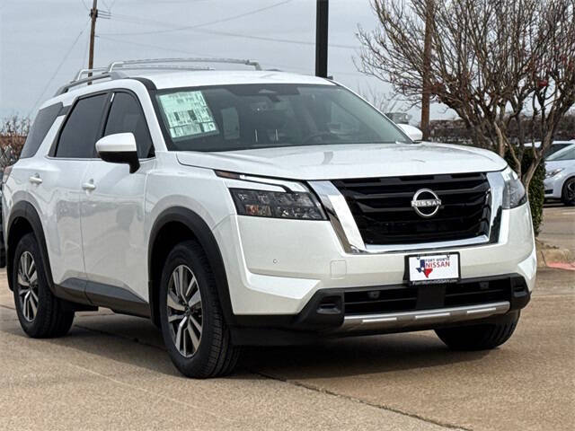 2025 Nissan Pathfinder SL