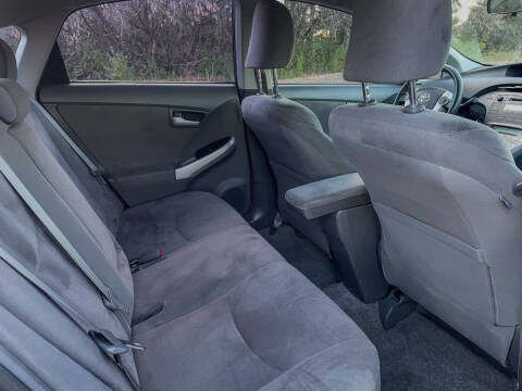 2010 Toyota Prius III