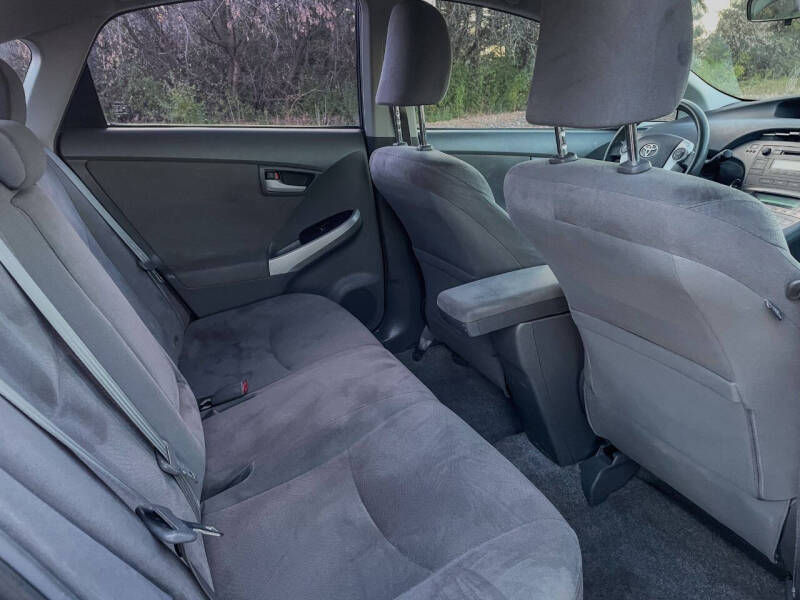 2010 Toyota Prius III