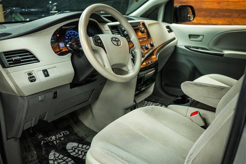 2012 Toyota Sienna