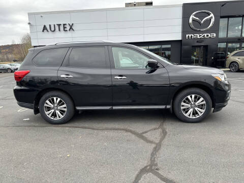 2020 Nissan Pathfinder S