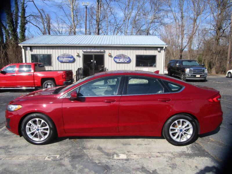 2019 Ford Fusion SE's photo
