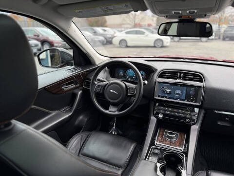 2017 Jaguar F-PACE 35t Prestige