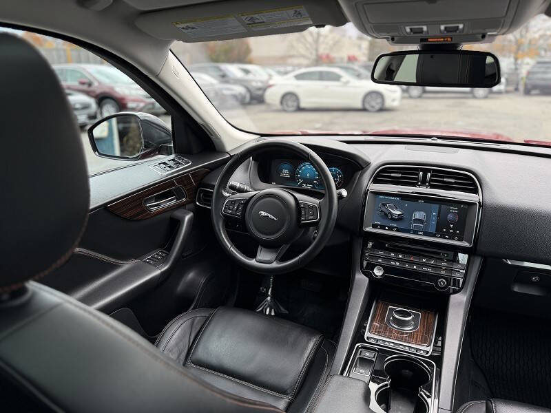 2017 Jaguar F-PACE 35t Prestige