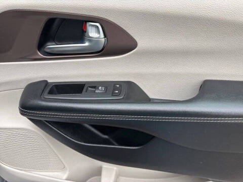 2020 Chrysler Voyager LXi