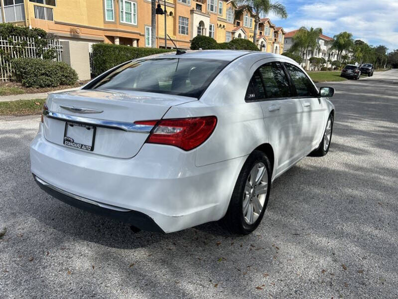2013 Chrysler 200 LX