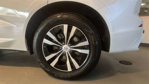 2025 Volvo XC60 B5 Core Dark Theme