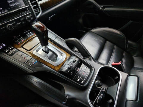 2013 Porsche Cayenne GTS