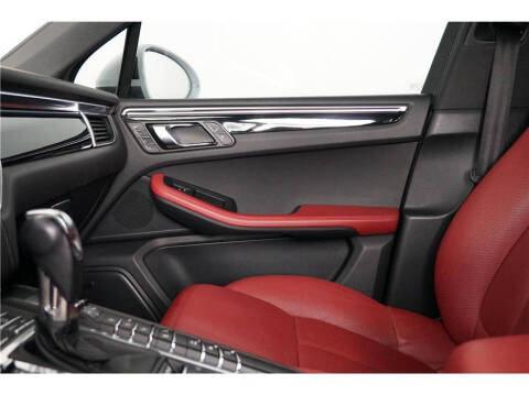 2017 Porsche Macan S