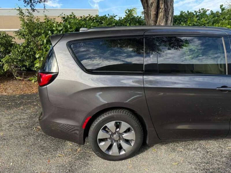 2018 Chrysler Pacifica Hybrid Limited