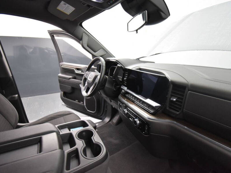 2024 GMC Sierra 1500 Elevation Standard