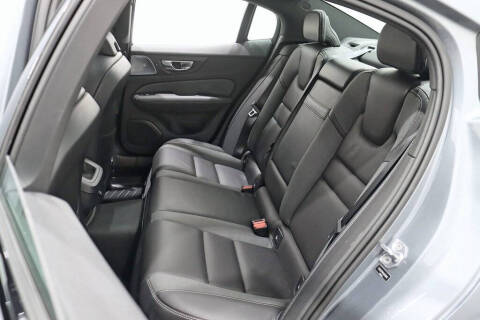 2019 Volvo S60 T6 R-Design