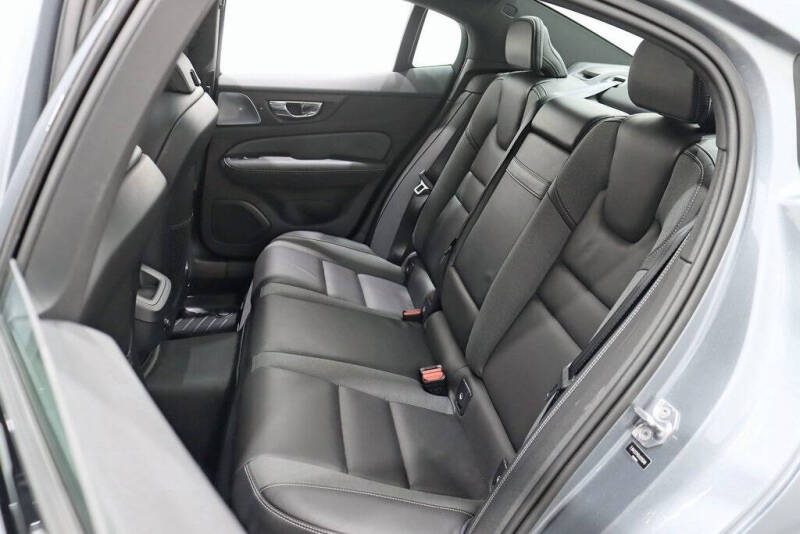 2019 Volvo S60 T6 R-Design