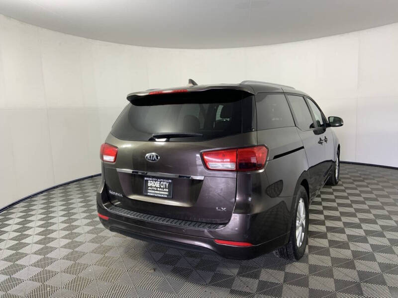 2017 Kia Sedona LX