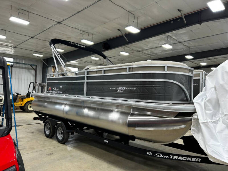2025 Sun Tracker PARTY BARGE 20 FT