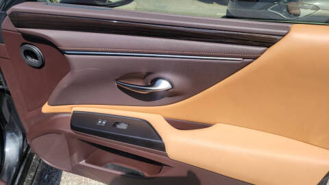 2019 Lexus ES 300h