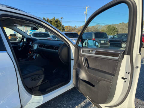 2017 Volkswagen Touareg V6 Executive