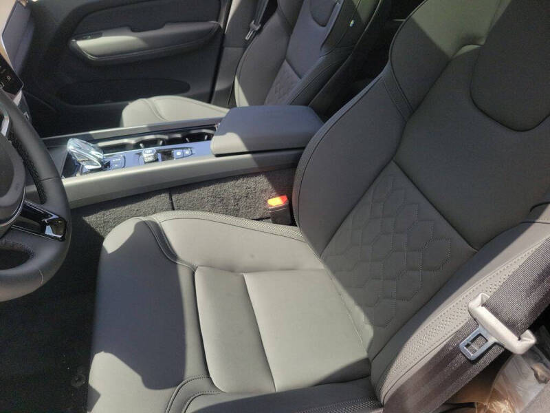 2026 Volvo XC60 T8 Core