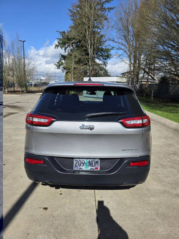 2015 Jeep Cherokee Sport