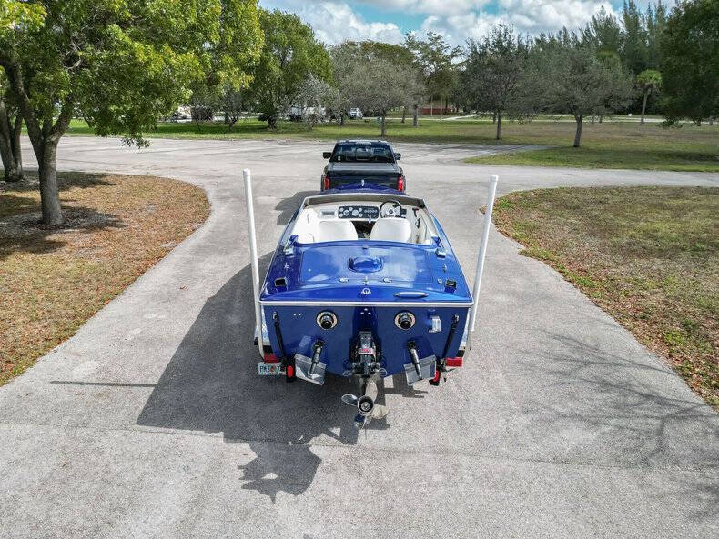 1994 Donzi Marine Classic 22