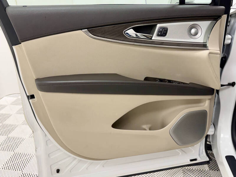 2020 Lincoln Nautilus Reserve