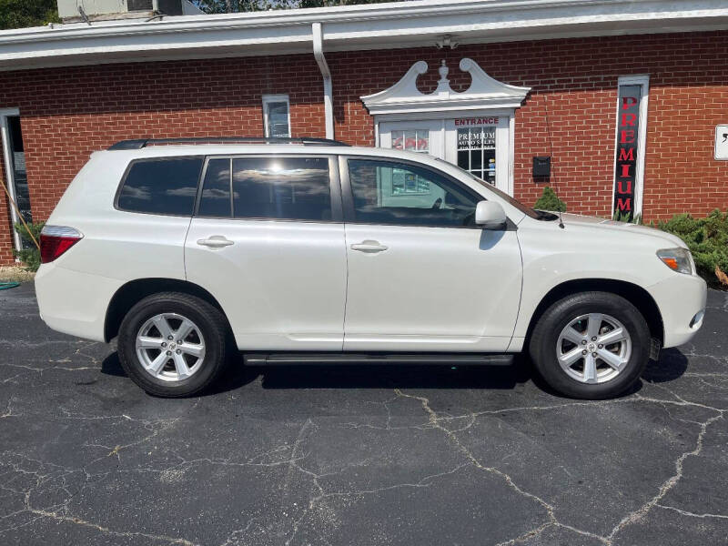 2010 Toyota Highlander Base's photo