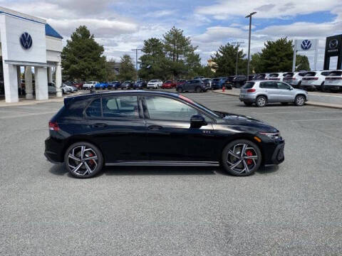 2025 Volkswagen Golf GTI SE