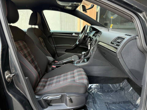 2017 Volkswagen Golf GTI S